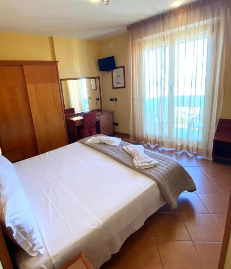 Hotel Audi Frontemare Rimini 3*,  Italien