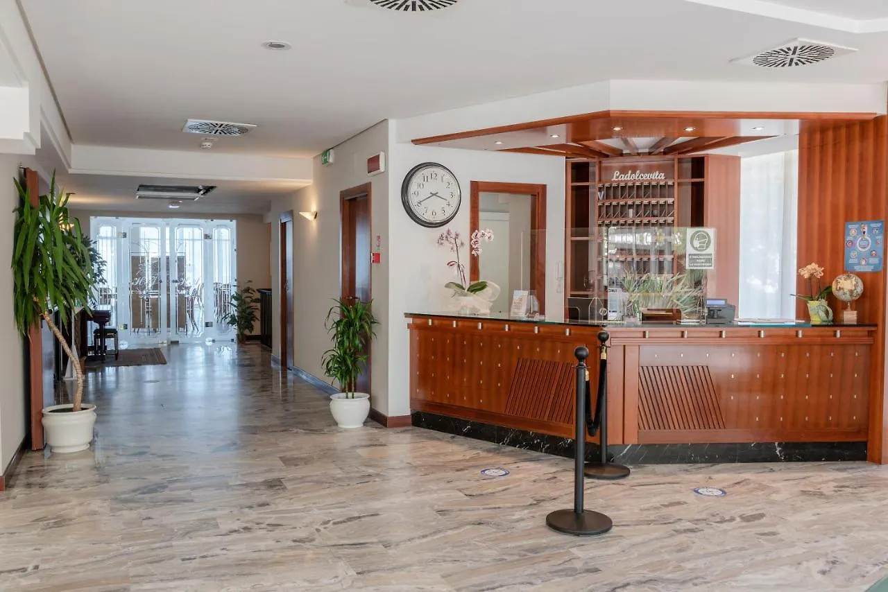Hotel Audi Frontemare Rimini Italia