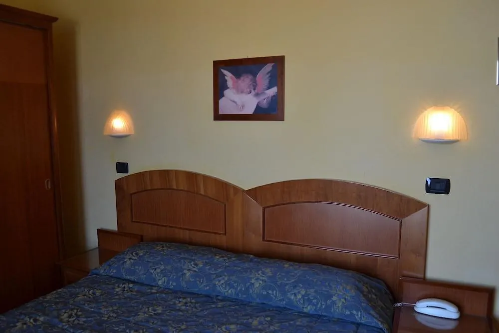 ***  Hotel Audi Frontemare Rimini Italia
