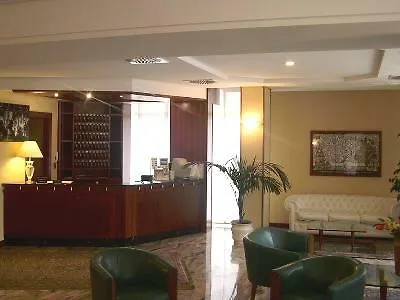 Hotel Audi Frontemare Римини